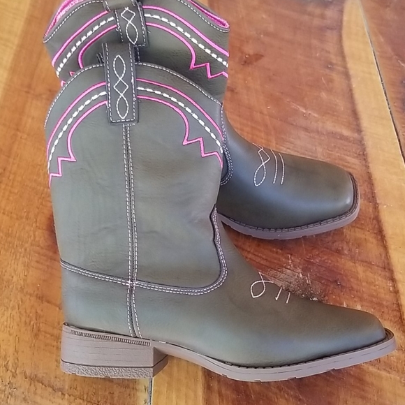 Girl's Cowgirl Boots - Picture 5 of 11